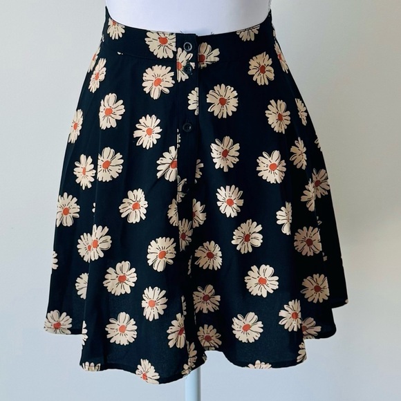 Vintage 90s Daisy Skater Skirt 🌼 - Picture 1 of 9